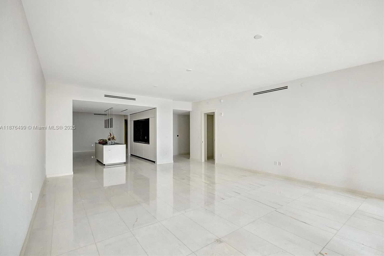 Small Image of 300 BISCAYNE BOULEVARD WAY #2402E, Miami Number 37