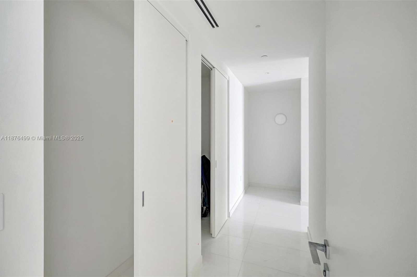Small Image of 300 BISCAYNE BOULEVARD WAY #2402E, Miami Number 41