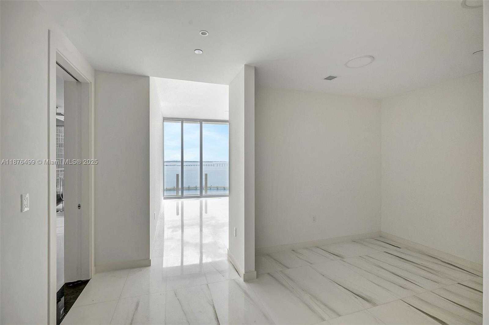 Small Image of 300 BISCAYNE BOULEVARD WAY #2402E, Miami Number 42