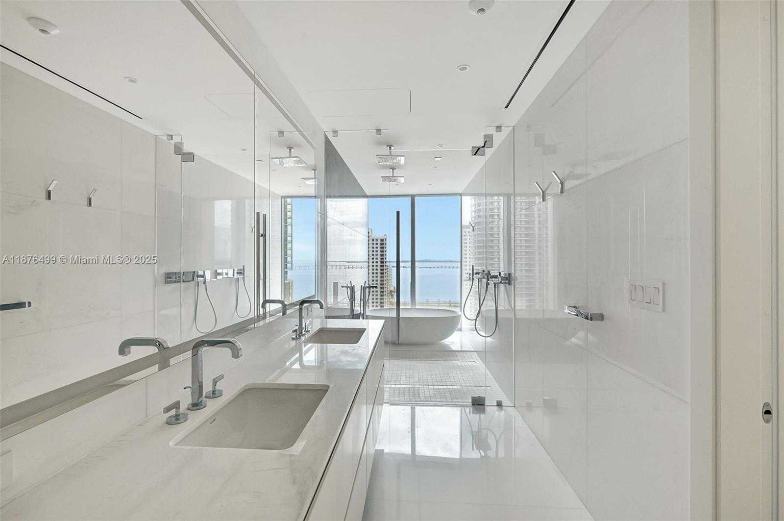Small Image of 300 BISCAYNE BOULEVARD WAY #2402E, Miami Number 43