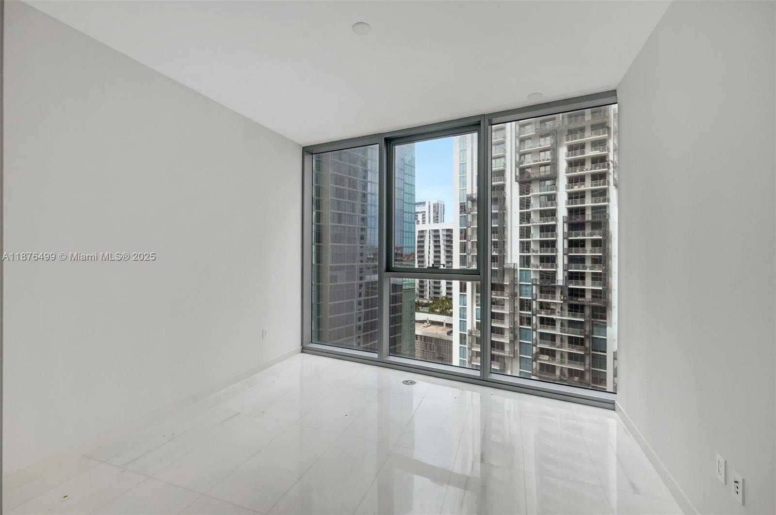 Small Image of 300 BISCAYNE BOULEVARD WAY #2402E, Miami Number 46