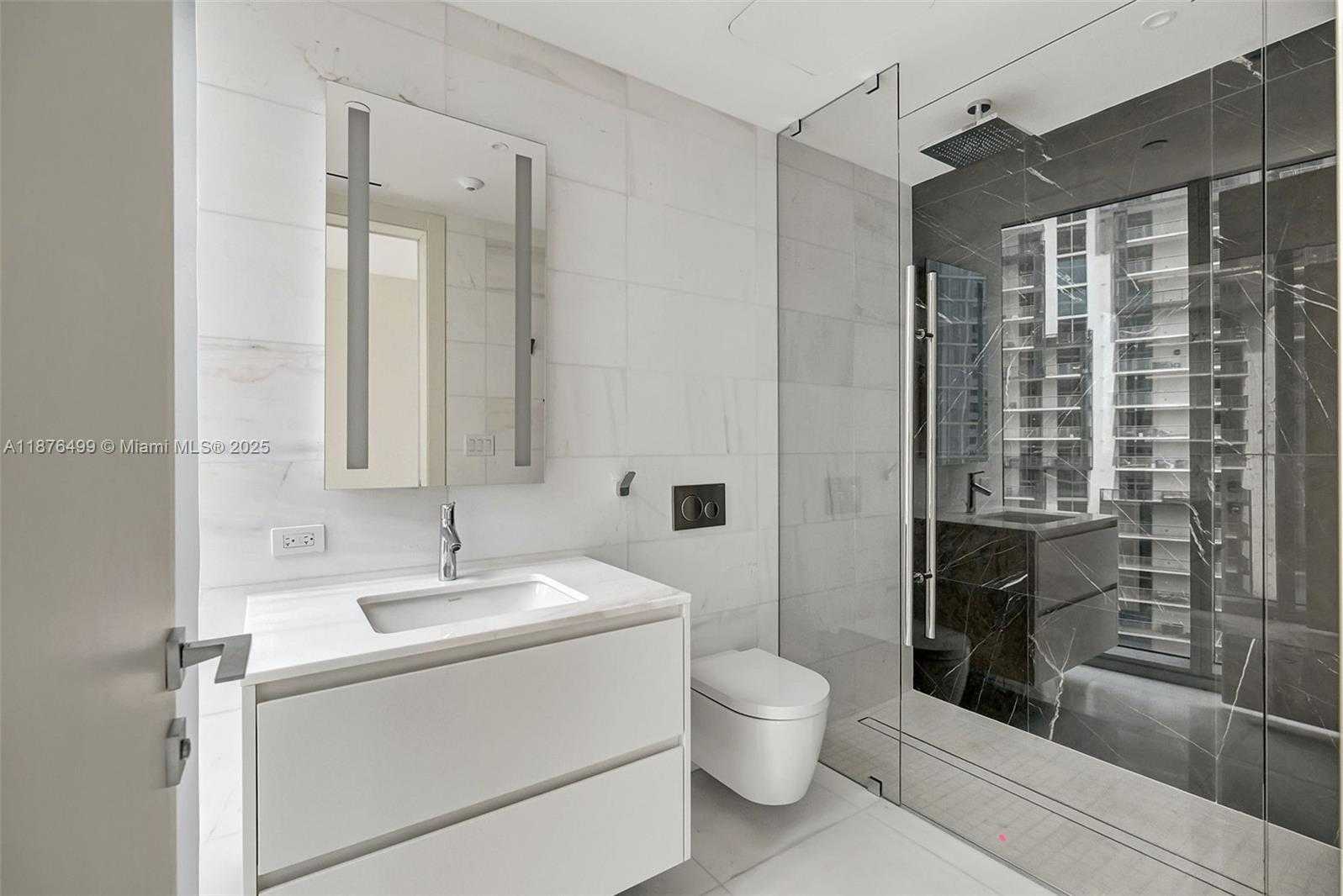 Small Image of 300 BISCAYNE BOULEVARD WAY #2402E, Miami Number 50