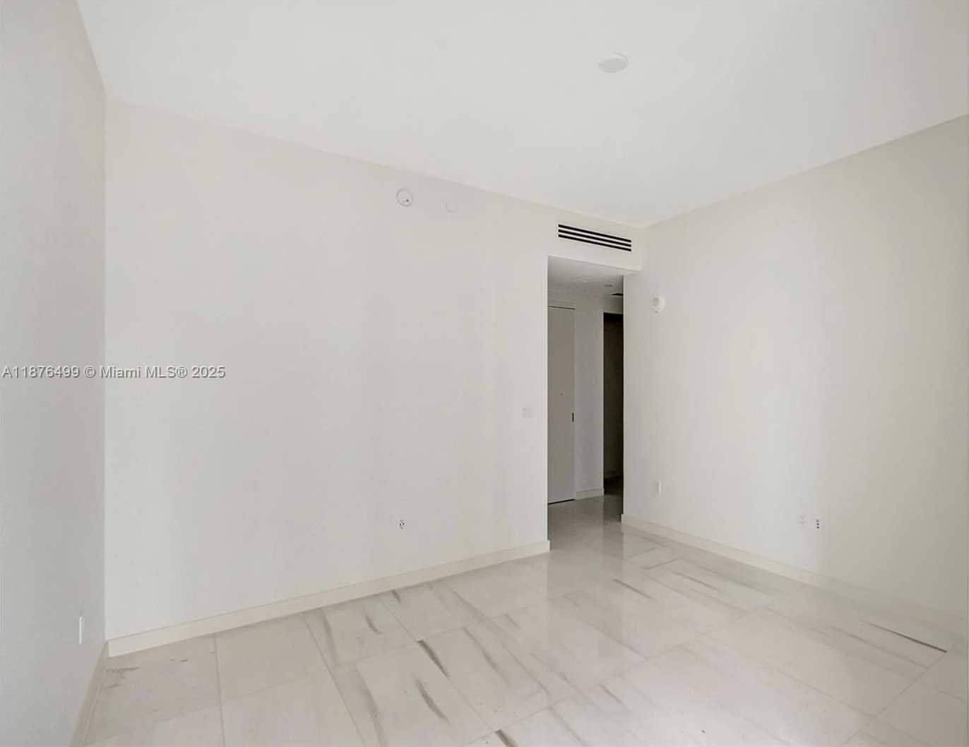Small Image of 300 BISCAYNE BOULEVARD WAY #2402E, Miami Number 51