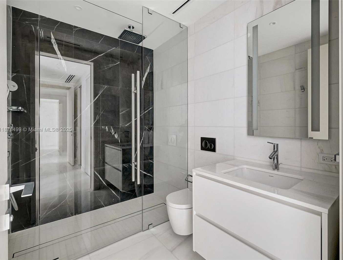 Small Image of 300 BISCAYNE BOULEVARD WAY #2402E, Miami Number 53