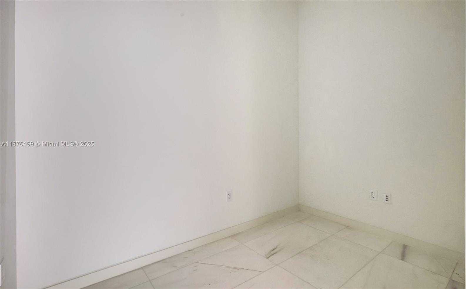 Small Image of 300 BISCAYNE BOULEVARD WAY #2402E, Miami Number 54