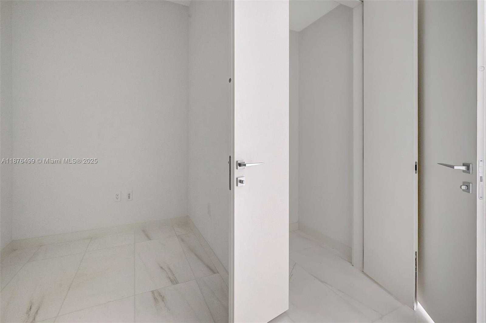 Small Image of 300 BISCAYNE BOULEVARD WAY #2402E, Miami Number 56