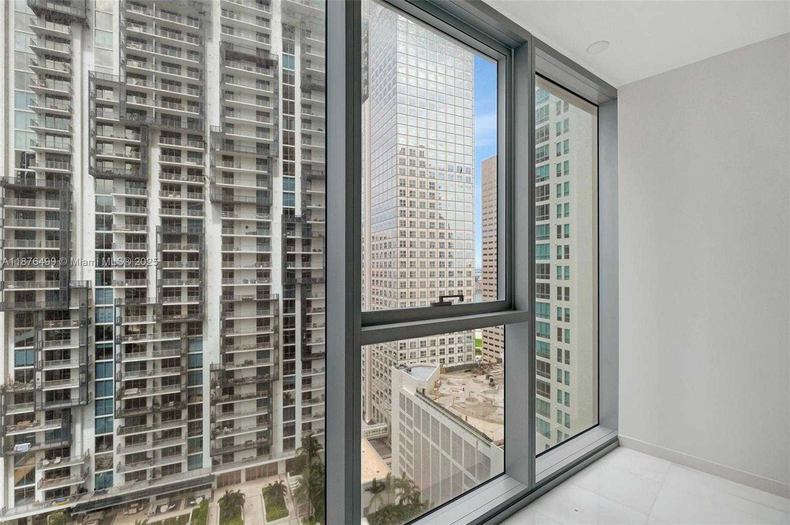 Small Image of 300 BISCAYNE BOULEVARD WAY #2402E, Miami Number 59