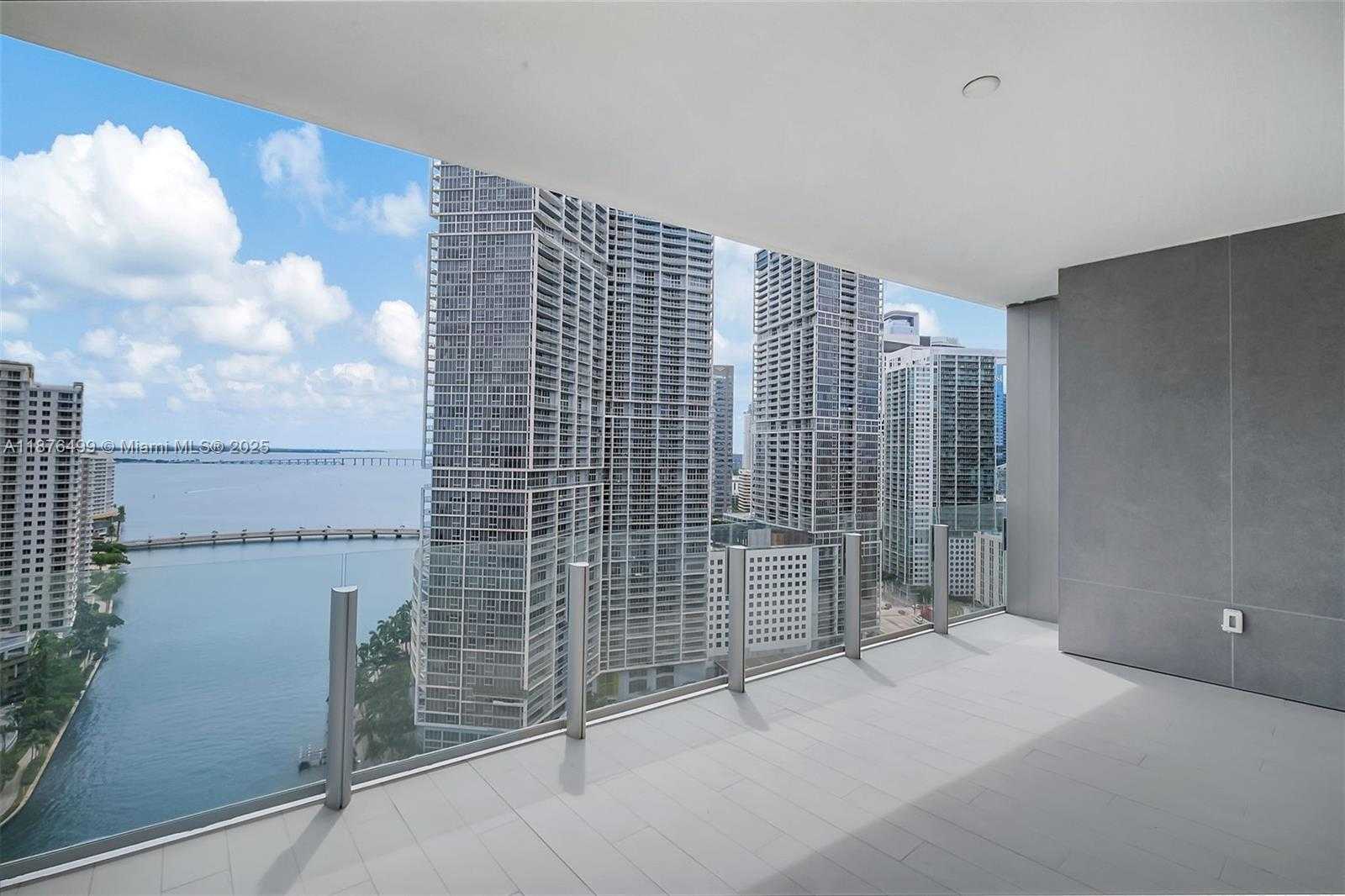 Small Image of 300 BISCAYNE BOULEVARD WAY #2402E, Miami Number 6