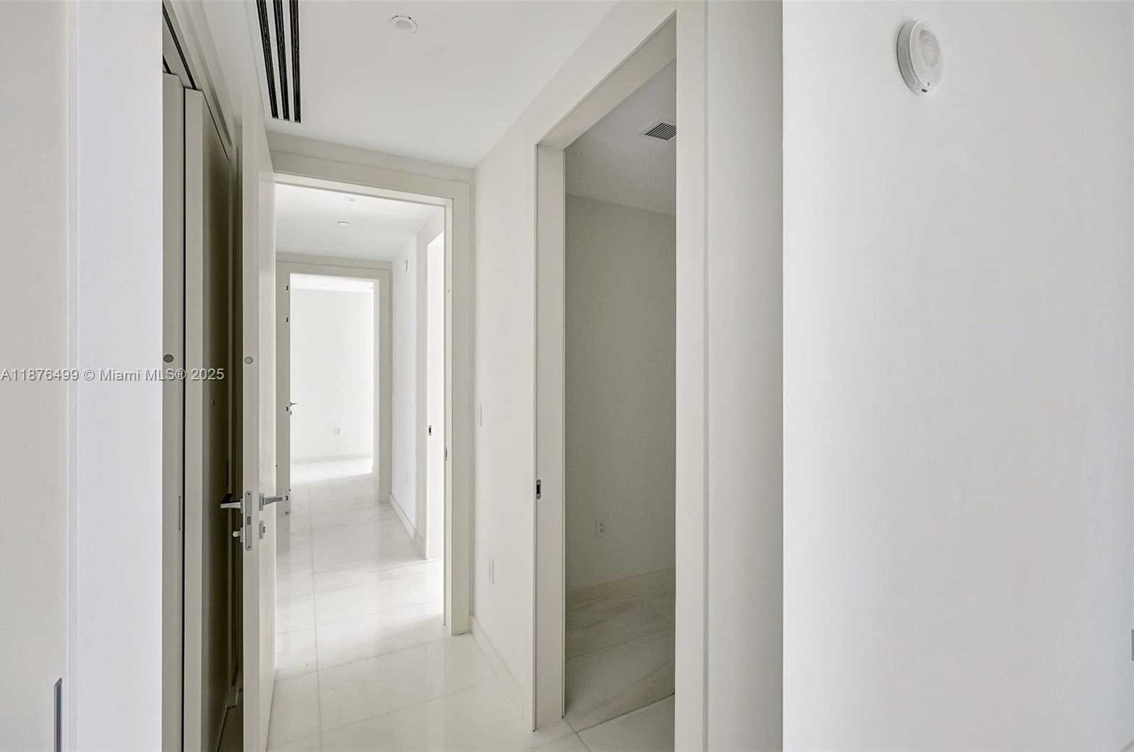 Small Image of 300 BISCAYNE BOULEVARD WAY #2402E, Miami Number 61