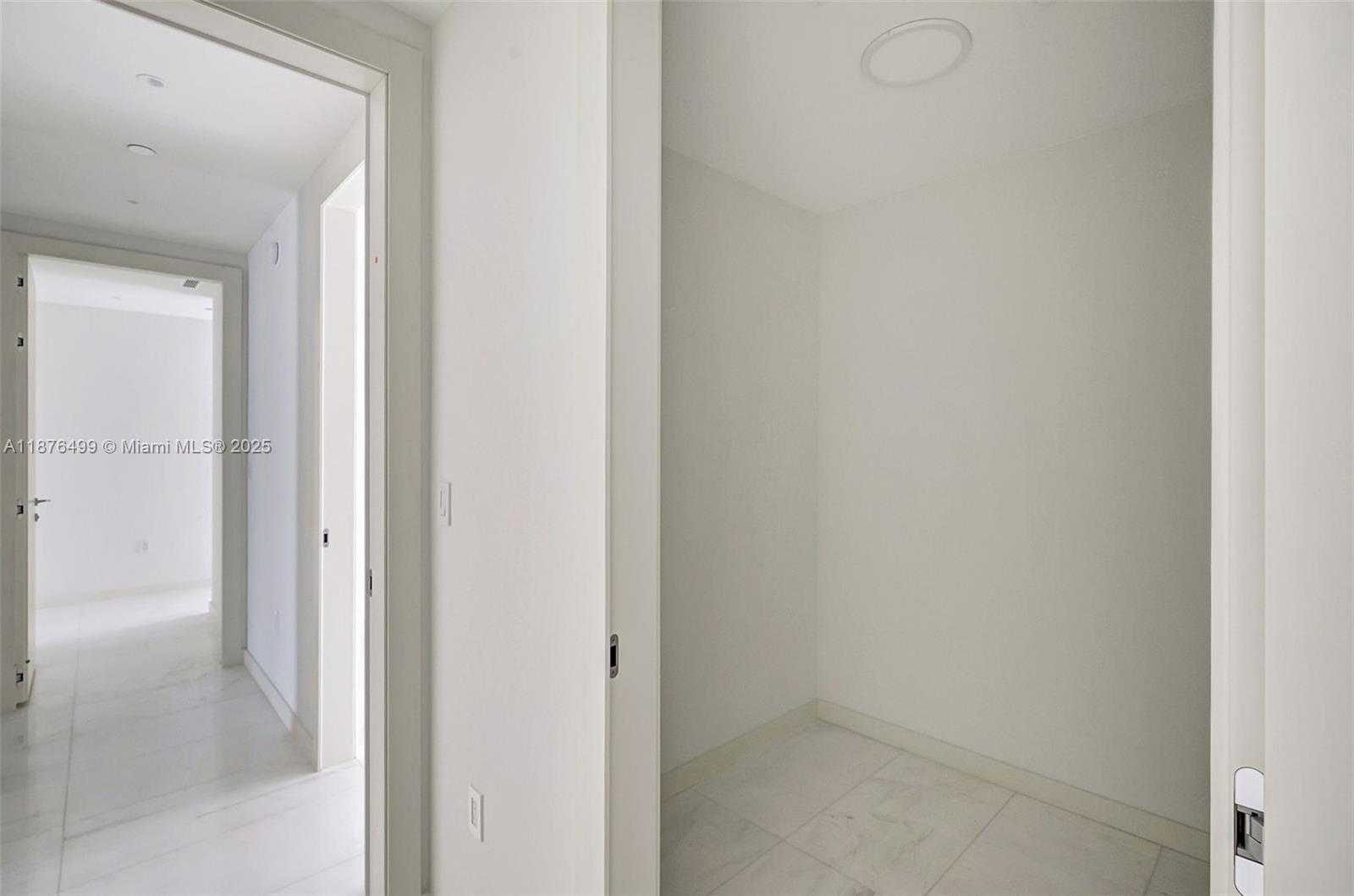 Small Image of 300 BISCAYNE BOULEVARD WAY #2402E, Miami Number 62