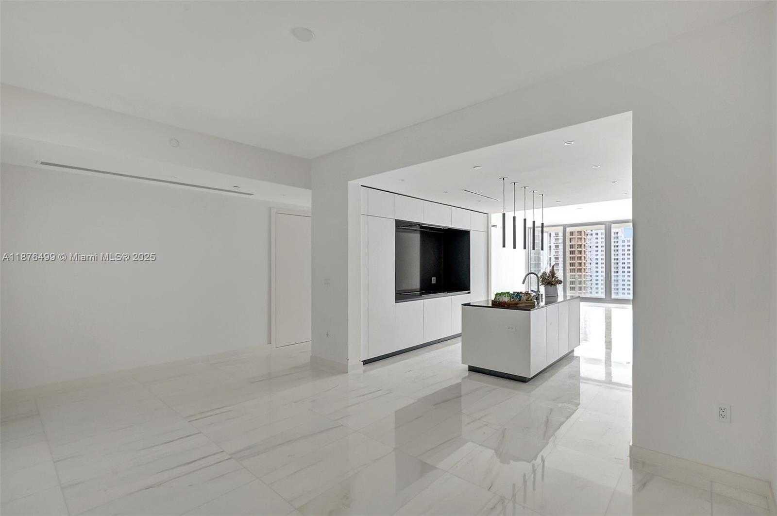 Small Image of 300 BISCAYNE BOULEVARD WAY #2402E, Miami Number 68