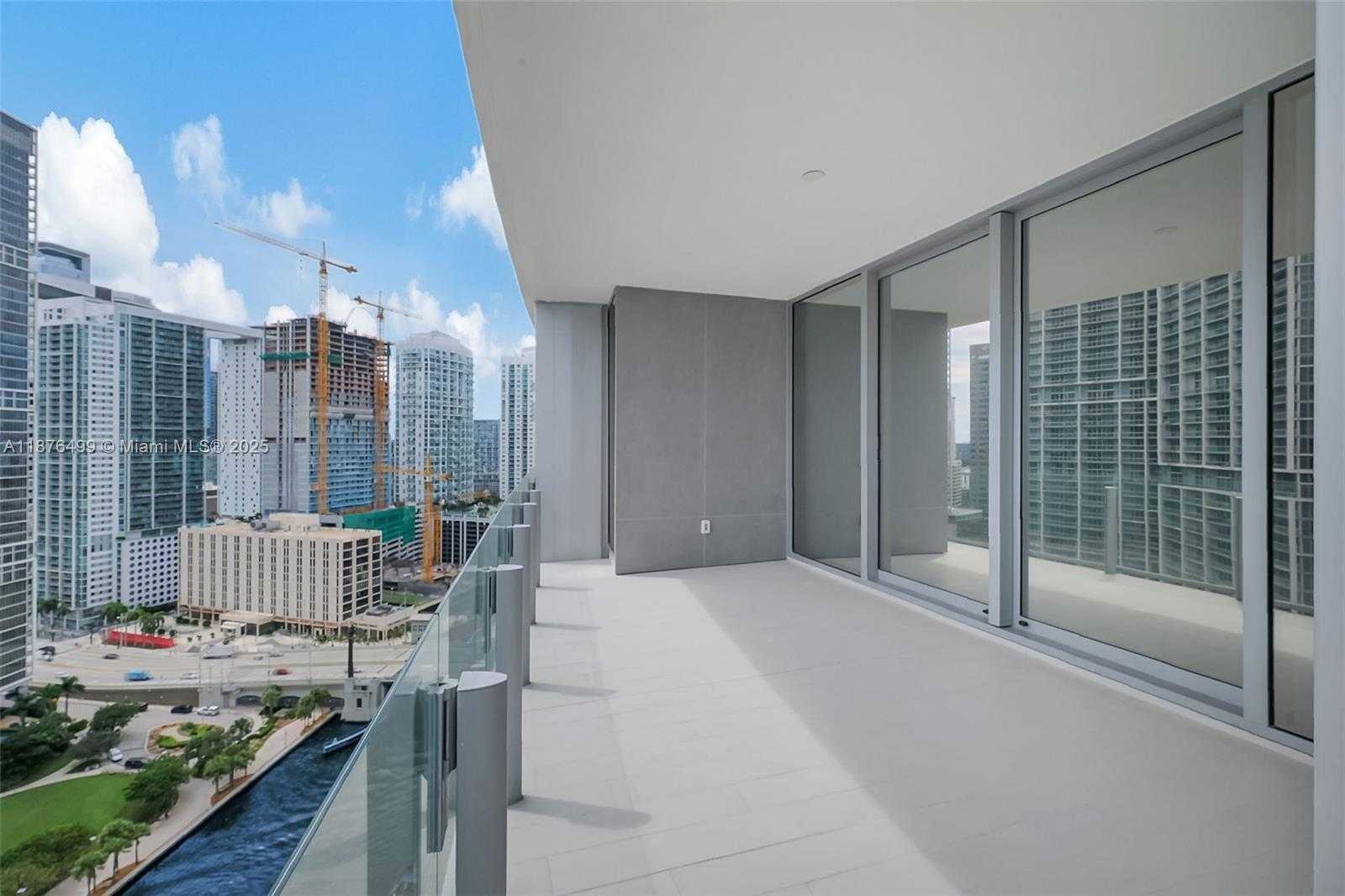 Small Image of 300 BISCAYNE BOULEVARD WAY #2402E, Miami Number 7