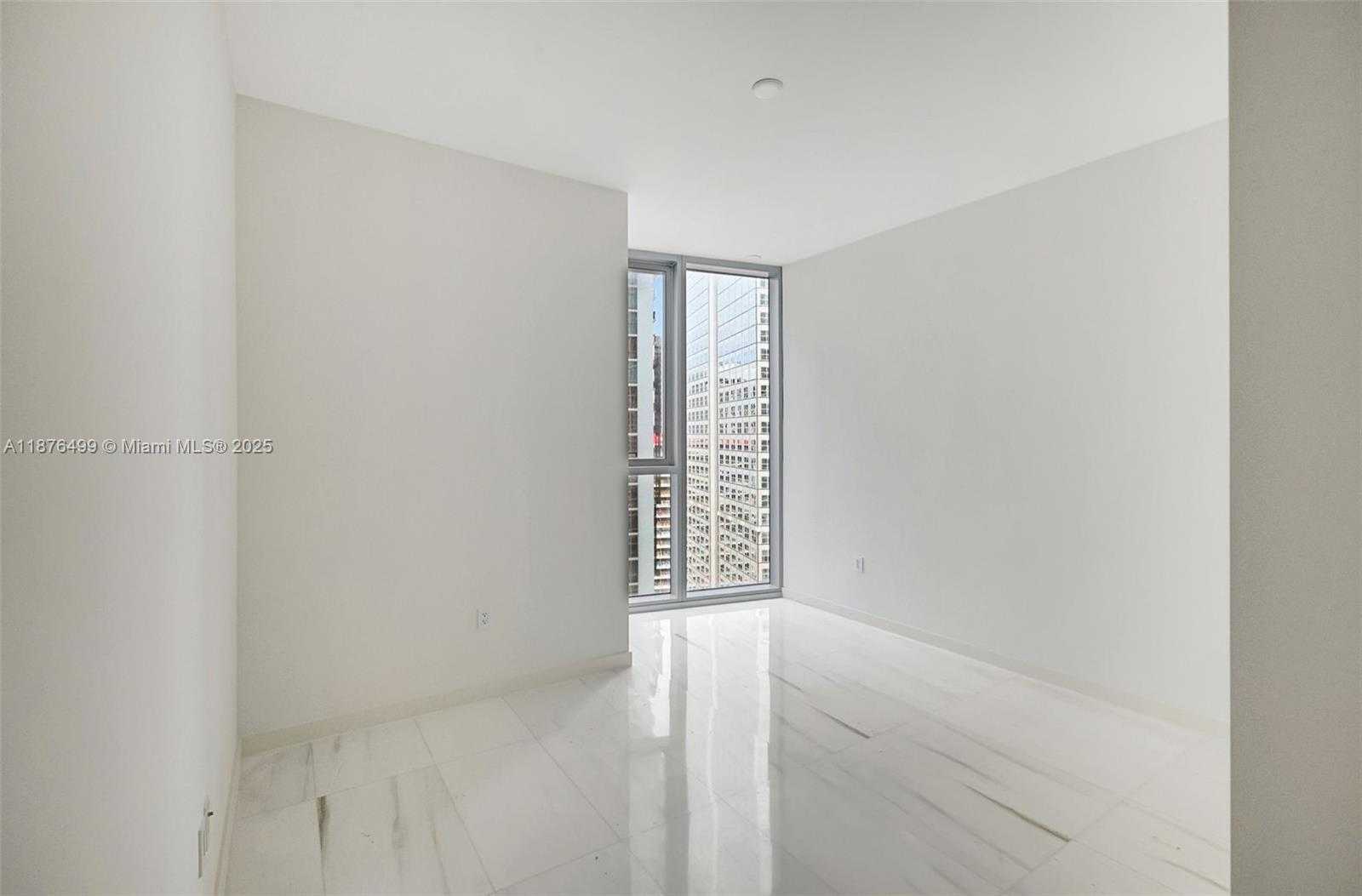 Small Image of 300 BISCAYNE BOULEVARD WAY #2402E, Miami Number 71