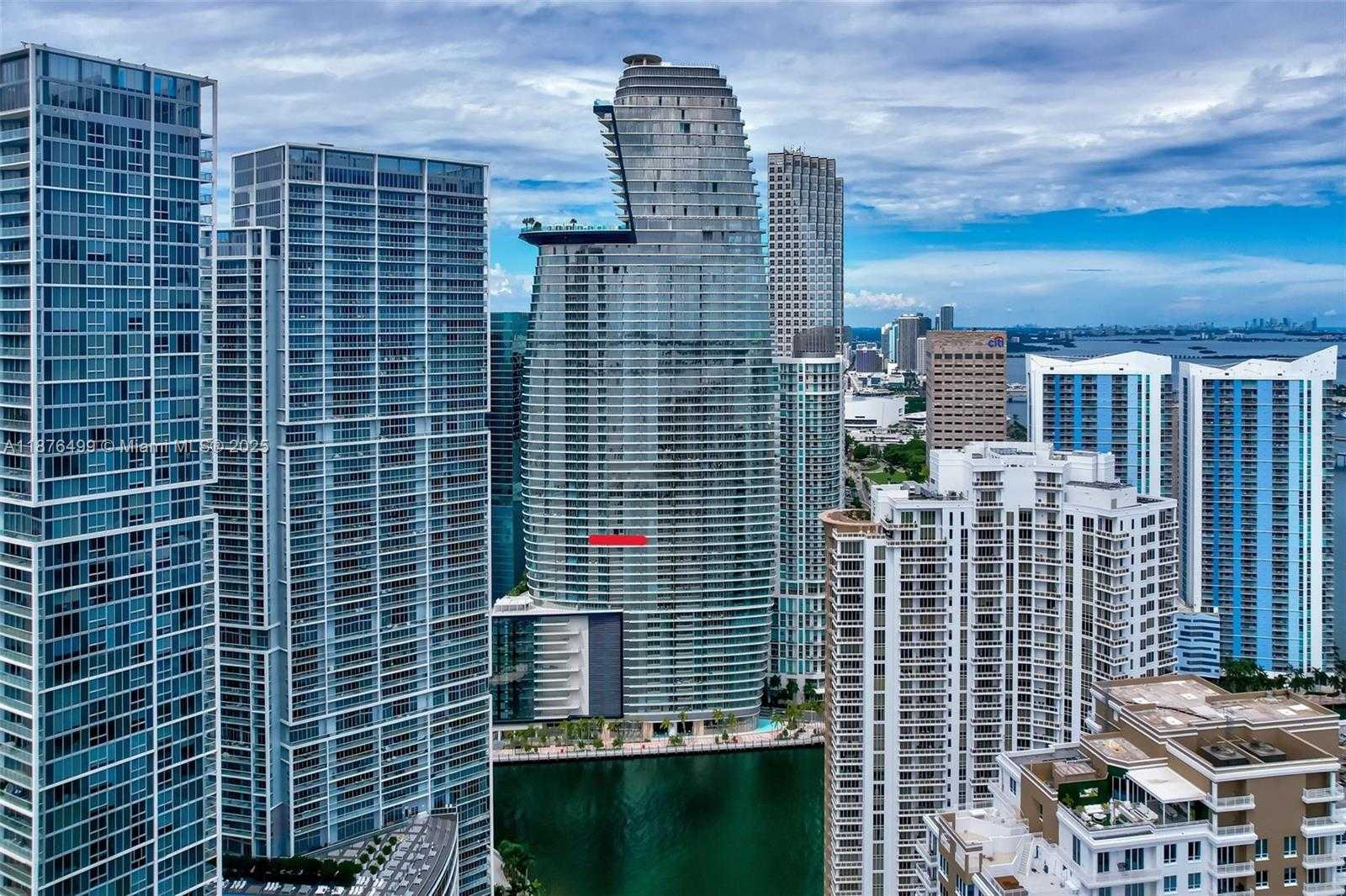 Small Image of 300 BISCAYNE BOULEVARD WAY #2402E, Miami Number 78