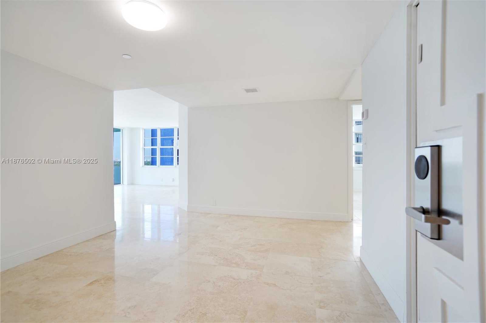 Small Image of 5101 COLLINS AVE #14B, Miami Beach Number 3