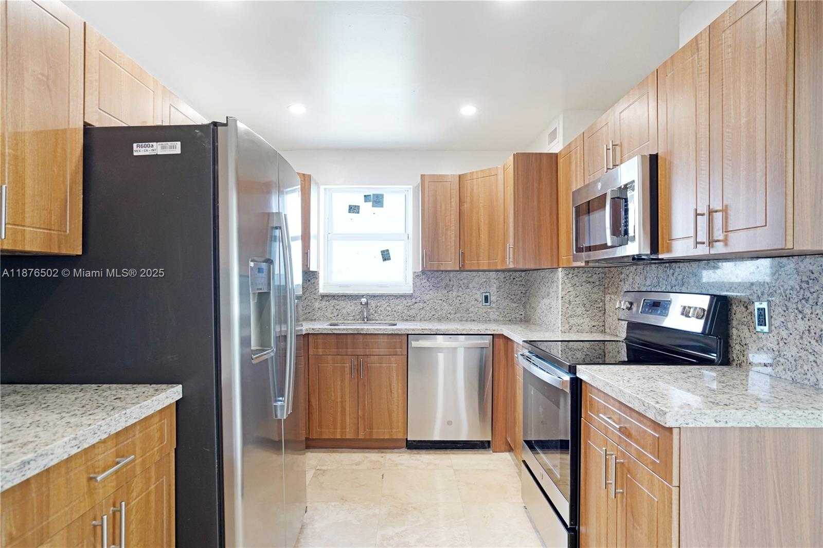 Small Image of 5101 COLLINS AVE #14B, Miami Beach Number 6
