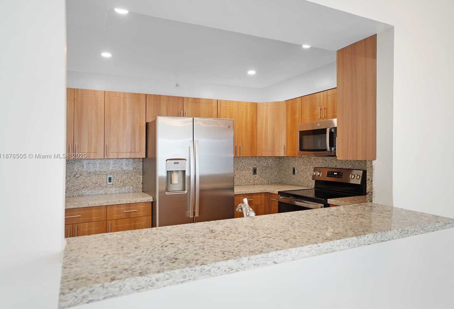 Small Image of 5101 COLLINS AVE #14H, Miami Beach Number 17