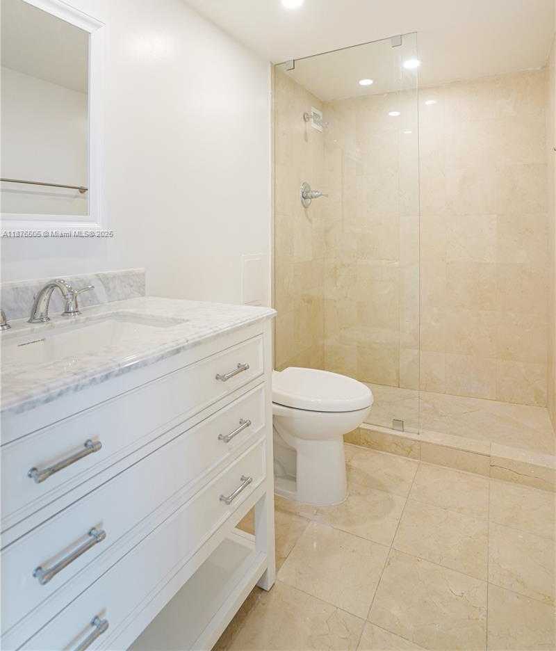 Small Image of 5101 COLLINS AVE #14H, Miami Beach Number 7
