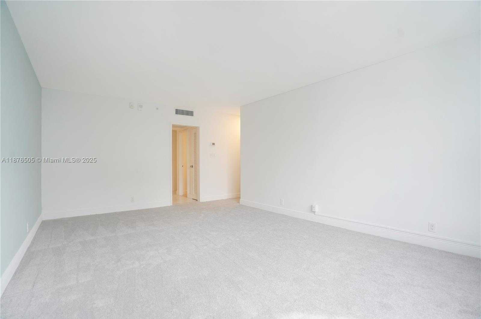 Small Image of 5101 COLLINS AVE #14H, Miami Beach Number 9