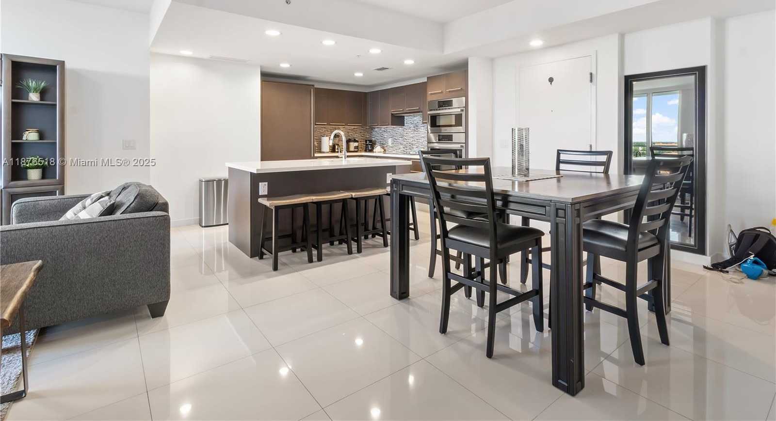 Imagen de Pequeño Objeto