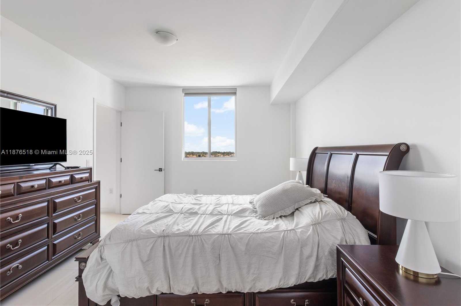 Imagen de Pequeño Objeto