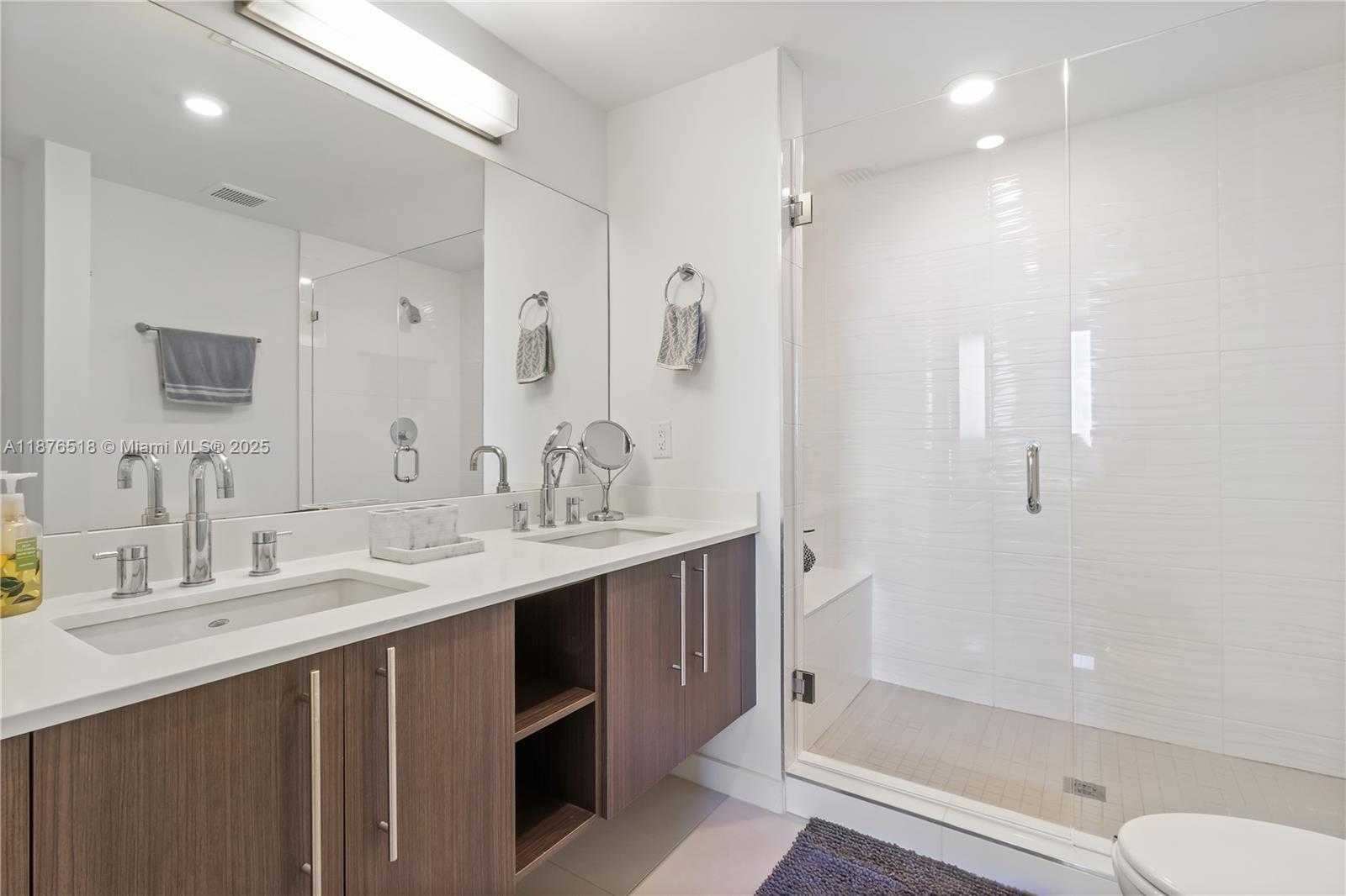 Imagen de Pequeño Objeto