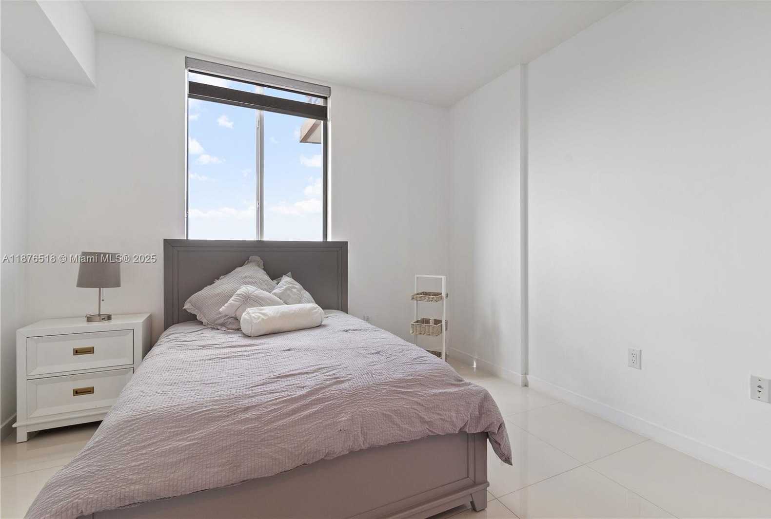 Imagen de Pequeño Objeto