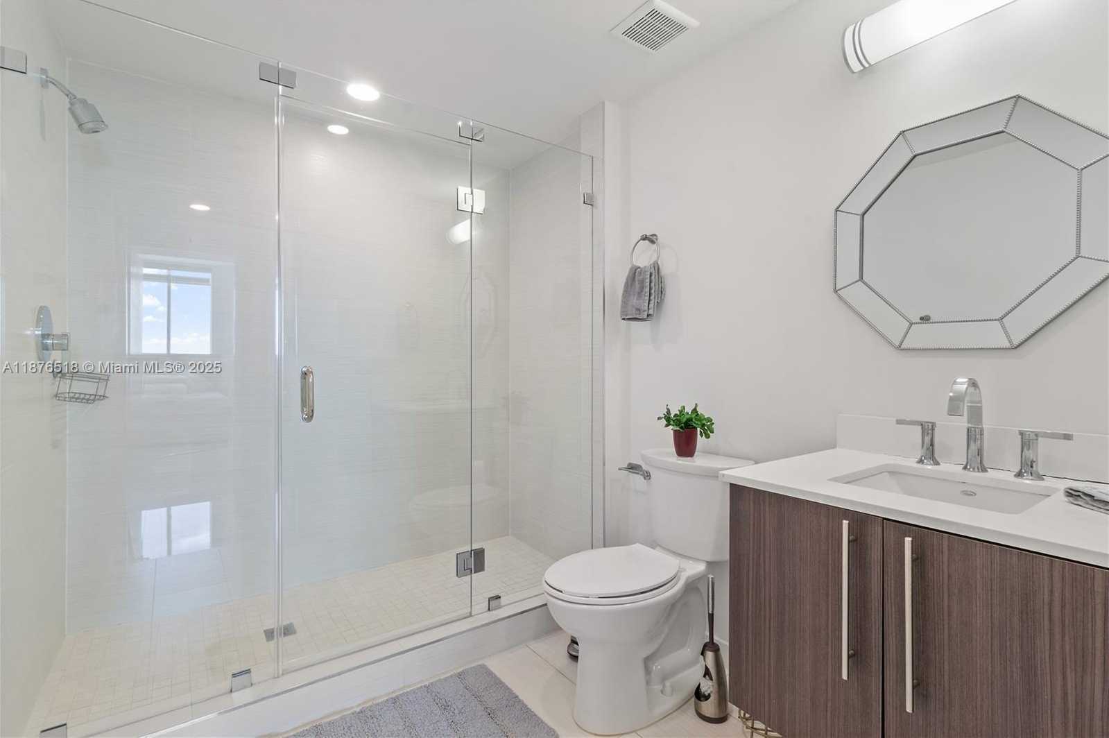 Imagen de Pequeño Objeto