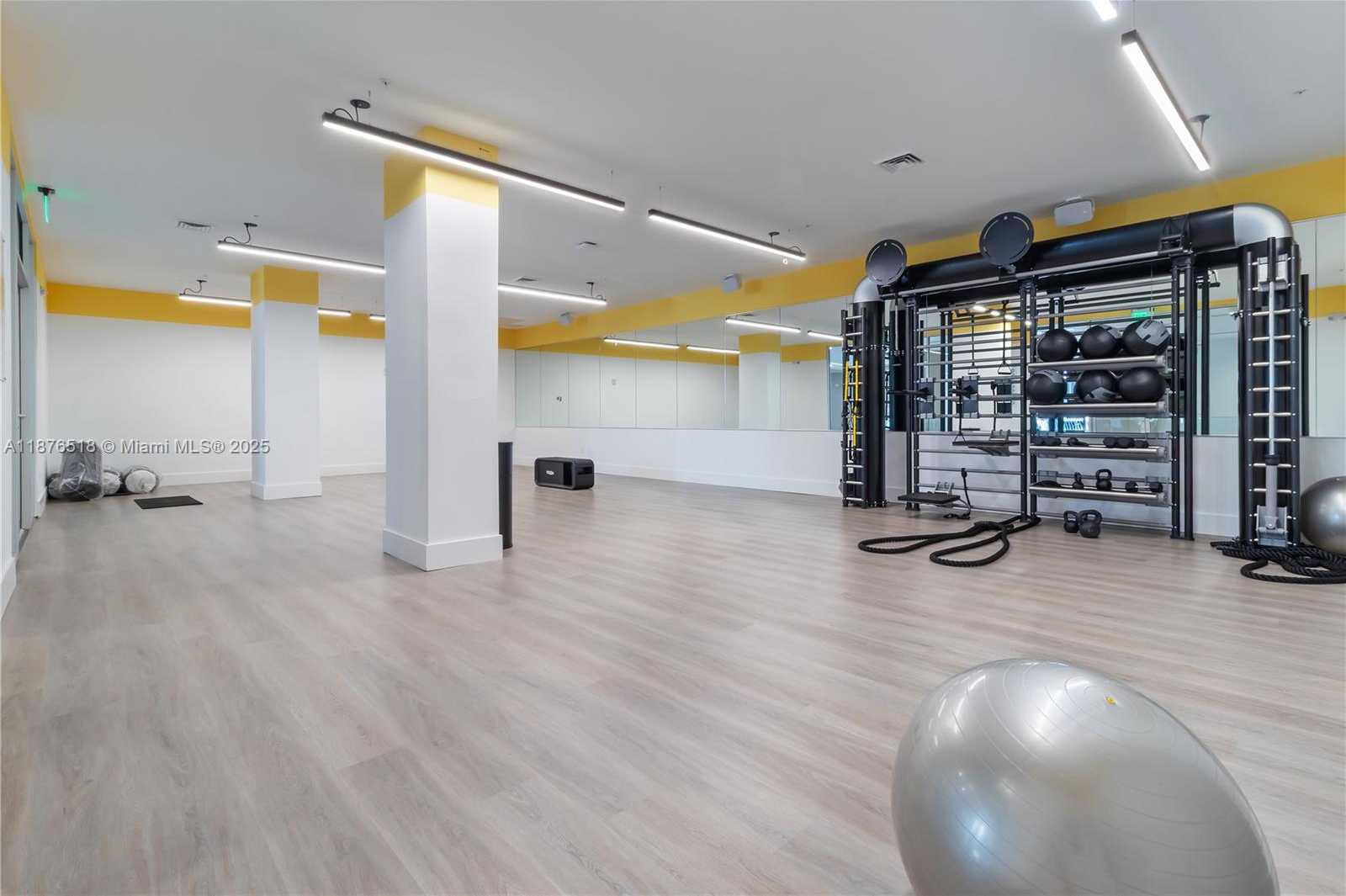 Imagen de Pequeño Objeto