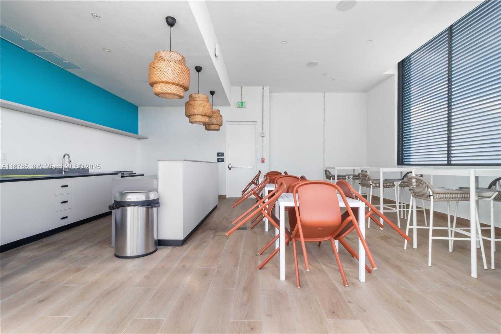 Imagen de Pequeño Objeto