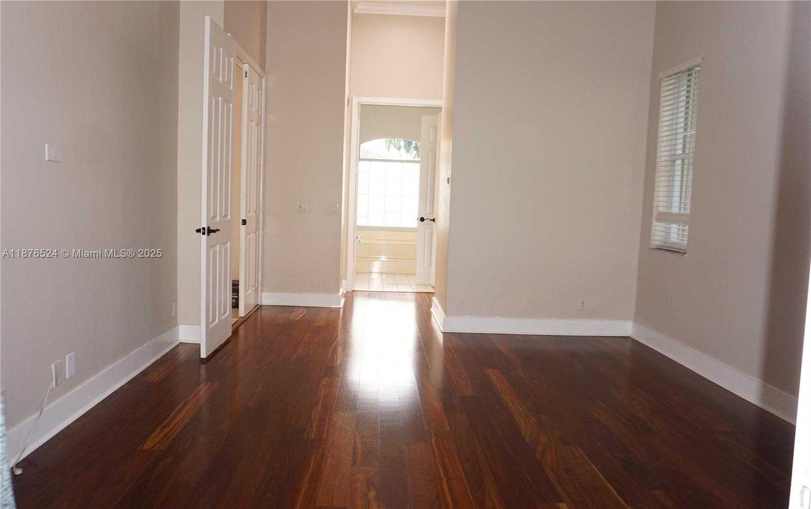 Small Image of 2524 EAGLE RUN CT, Weston Number 11
