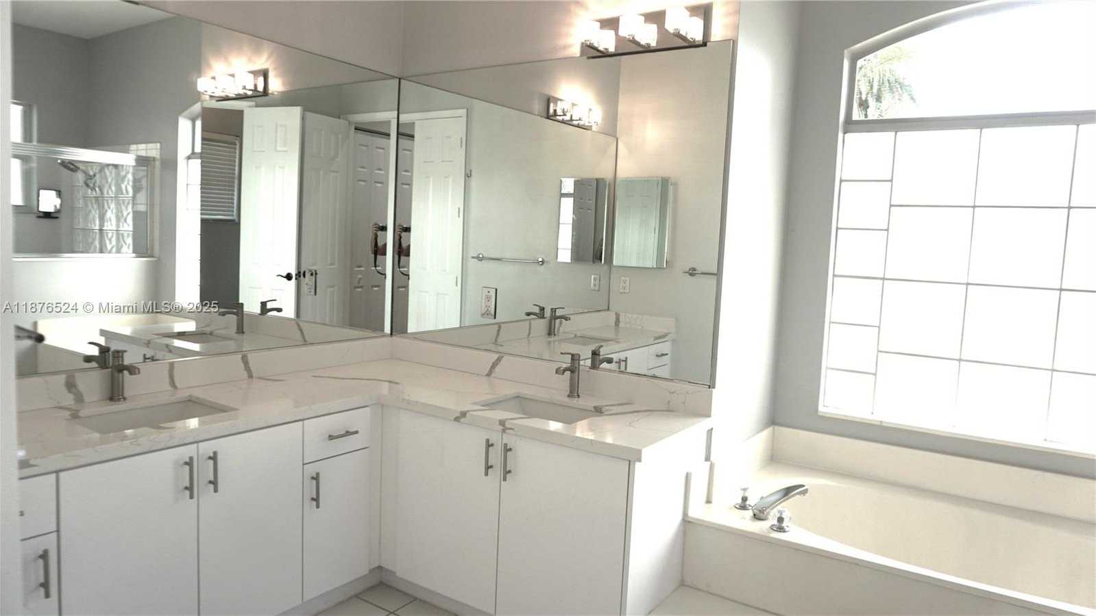 Small Image of 2524 EAGLE RUN CT, Weston Number 12