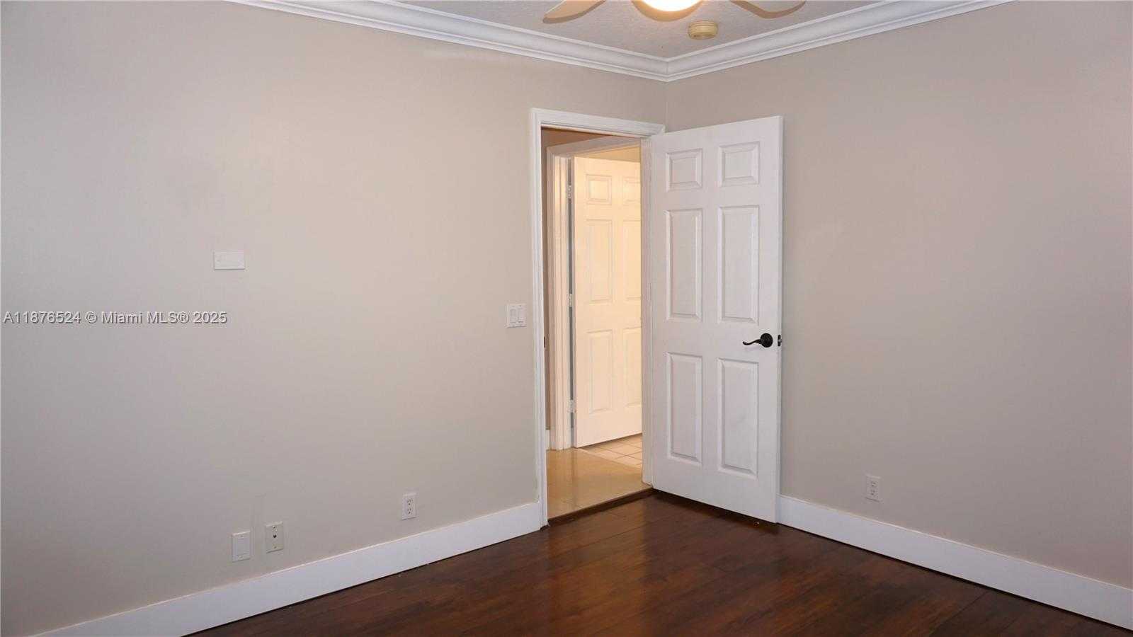 Small Image of 2524 EAGLE RUN CT, Weston Number 13