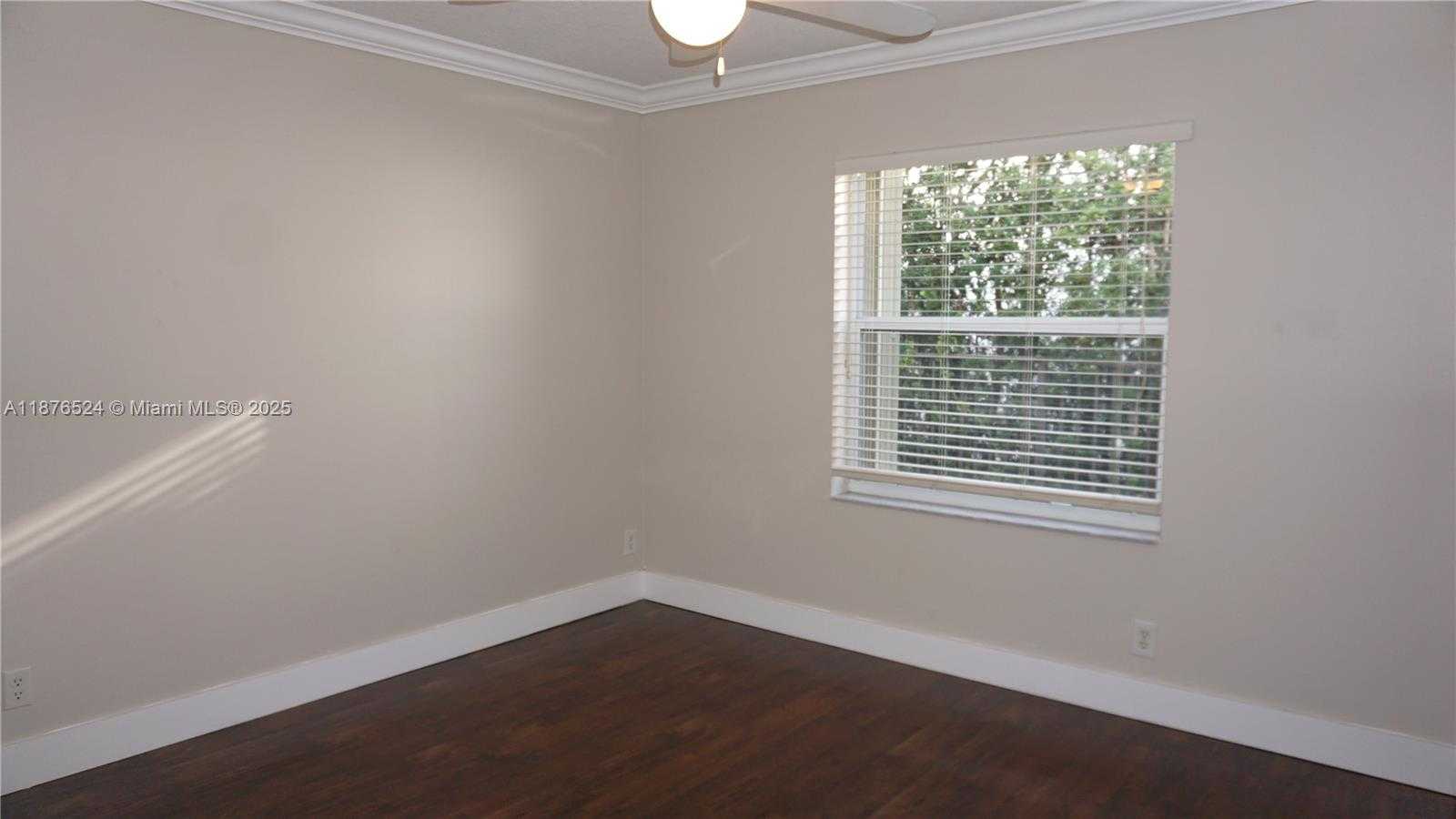 Small Image of 2524 EAGLE RUN CT, Weston Number 16