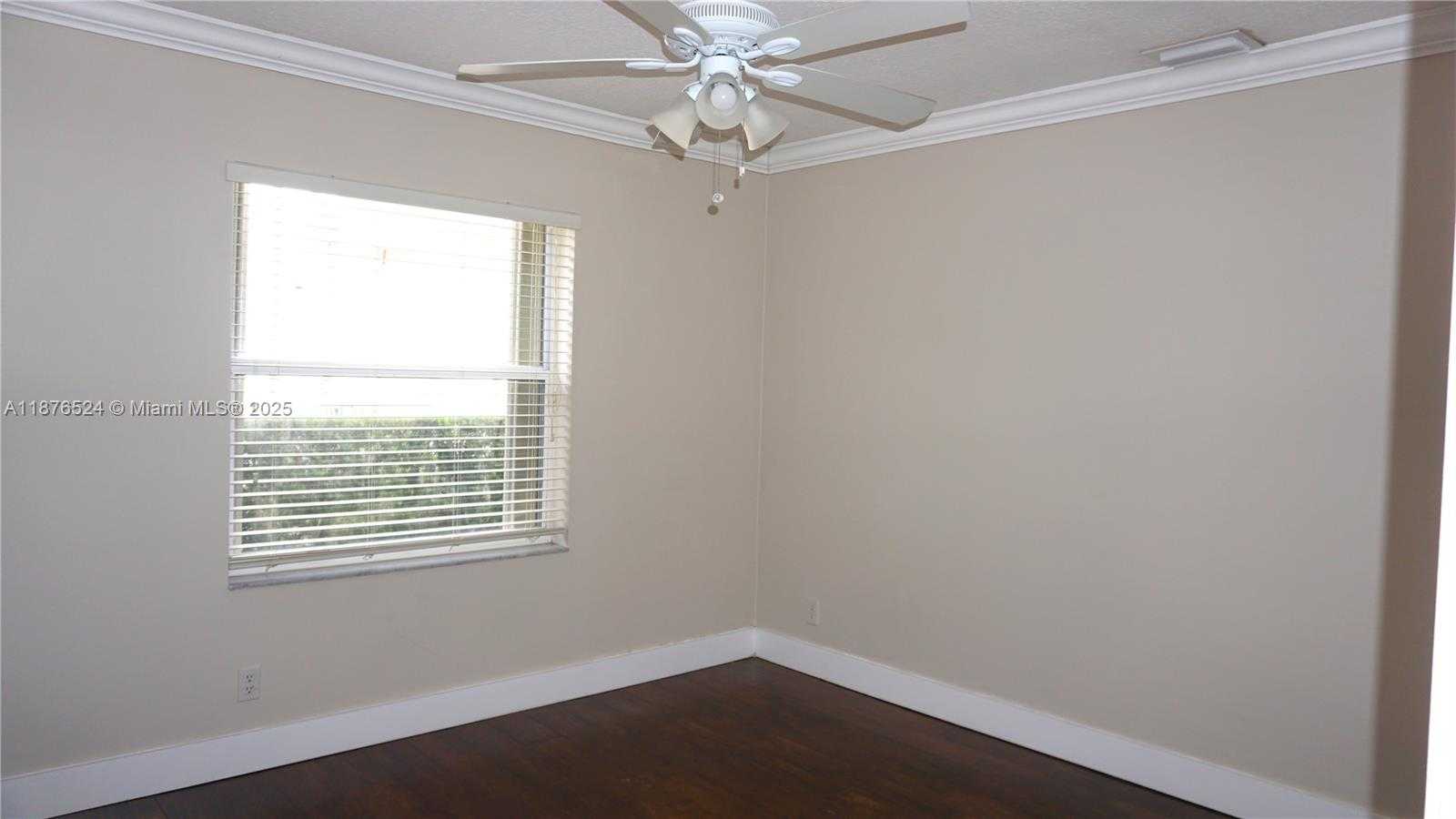 Small Image of 2524 EAGLE RUN CT, Weston Number 19