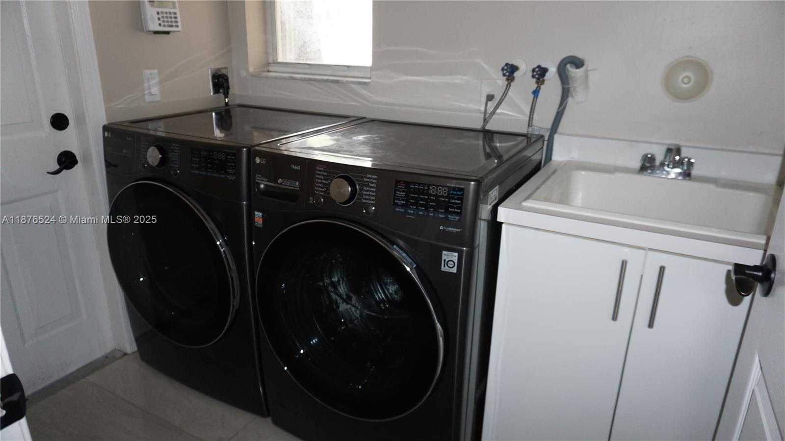 Small Image of 2524 EAGLE RUN CT, Weston Number 21