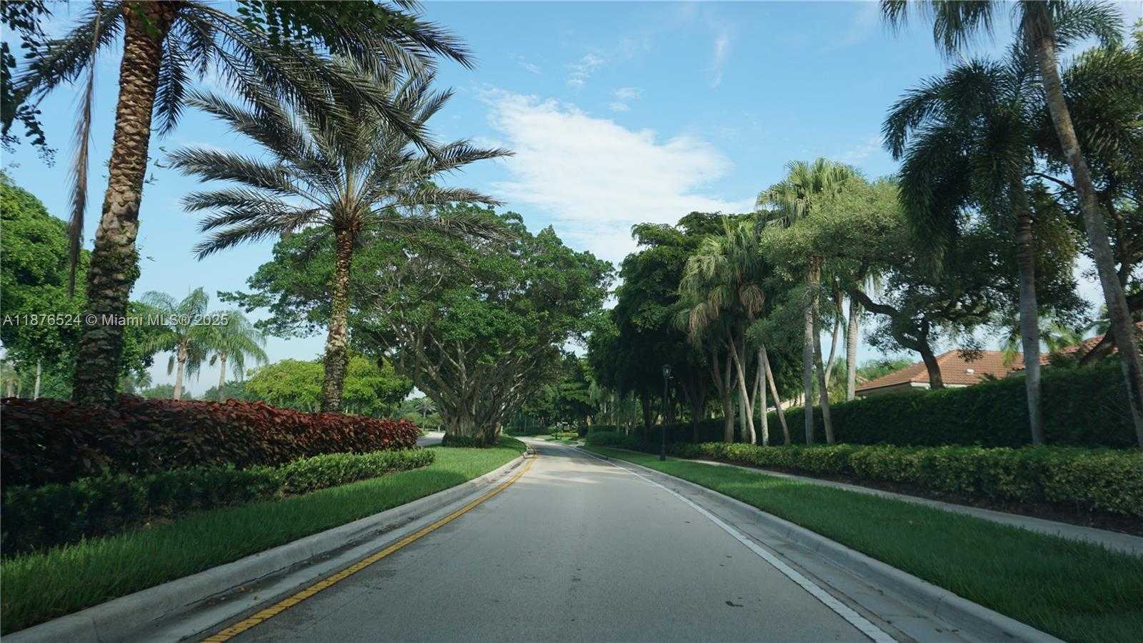 Small Image of 2524 EAGLE RUN CT, Weston Number 28