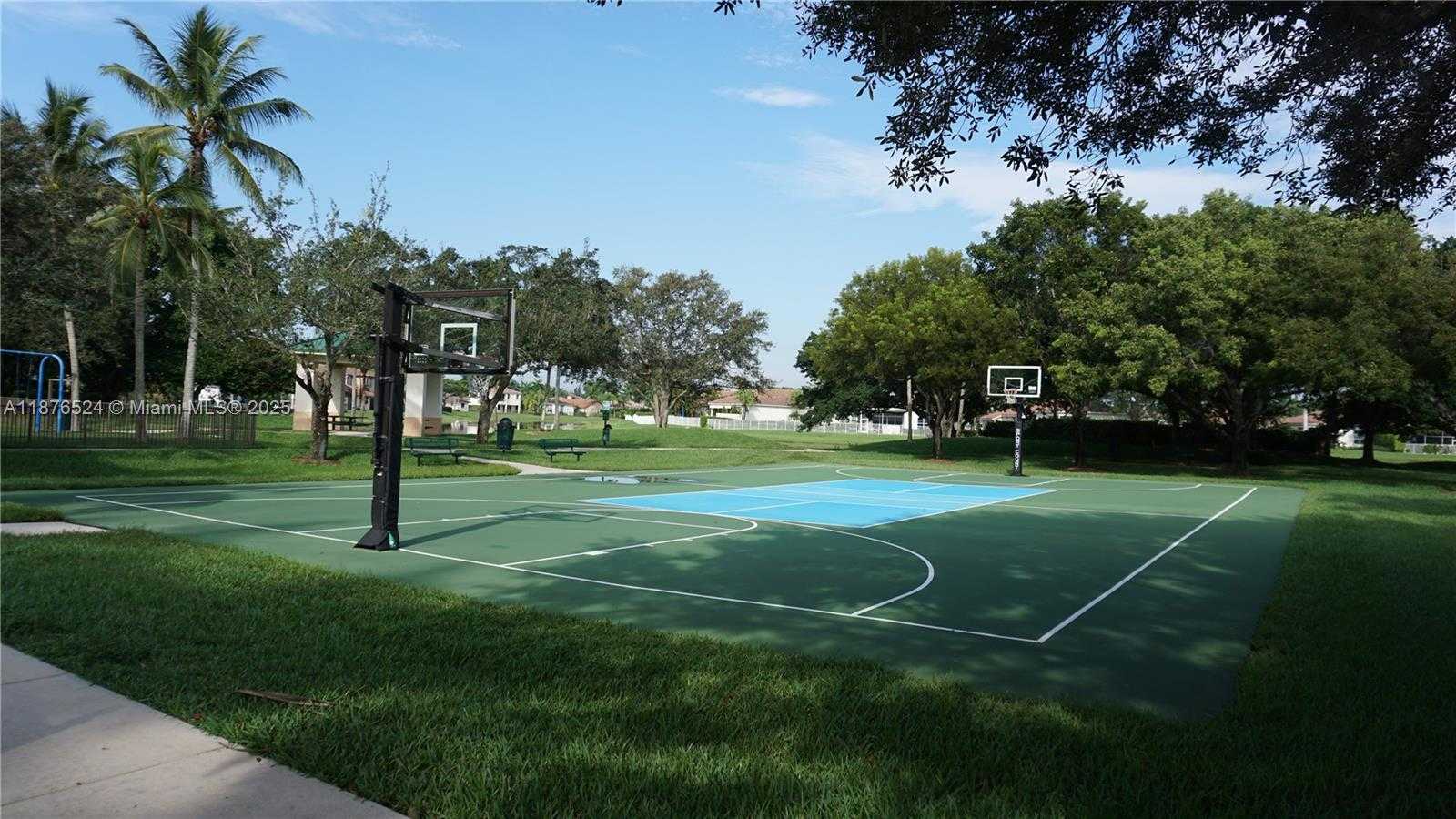 Small Image of 2524 EAGLE RUN CT, Weston Number 29