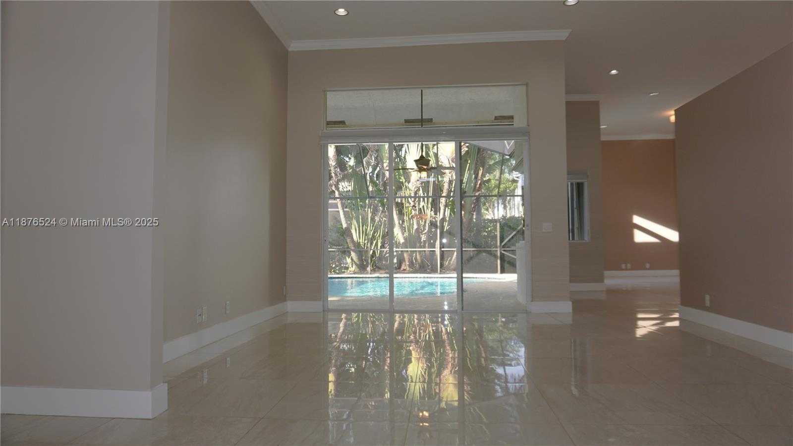 Small Image of 2524 EAGLE RUN CT, Weston Number 3