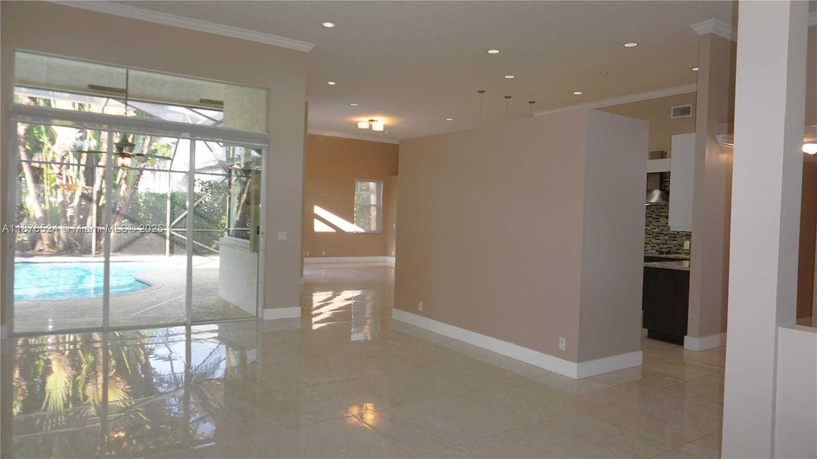 Small Image of 2524 EAGLE RUN CT, Weston Number 4