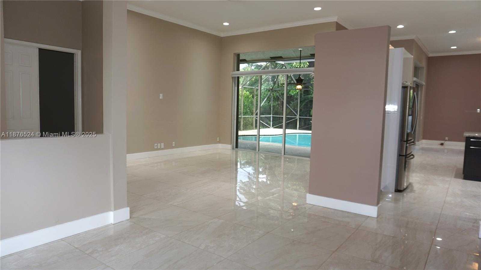 Small Image of 2524 EAGLE RUN CT, Weston Number 5