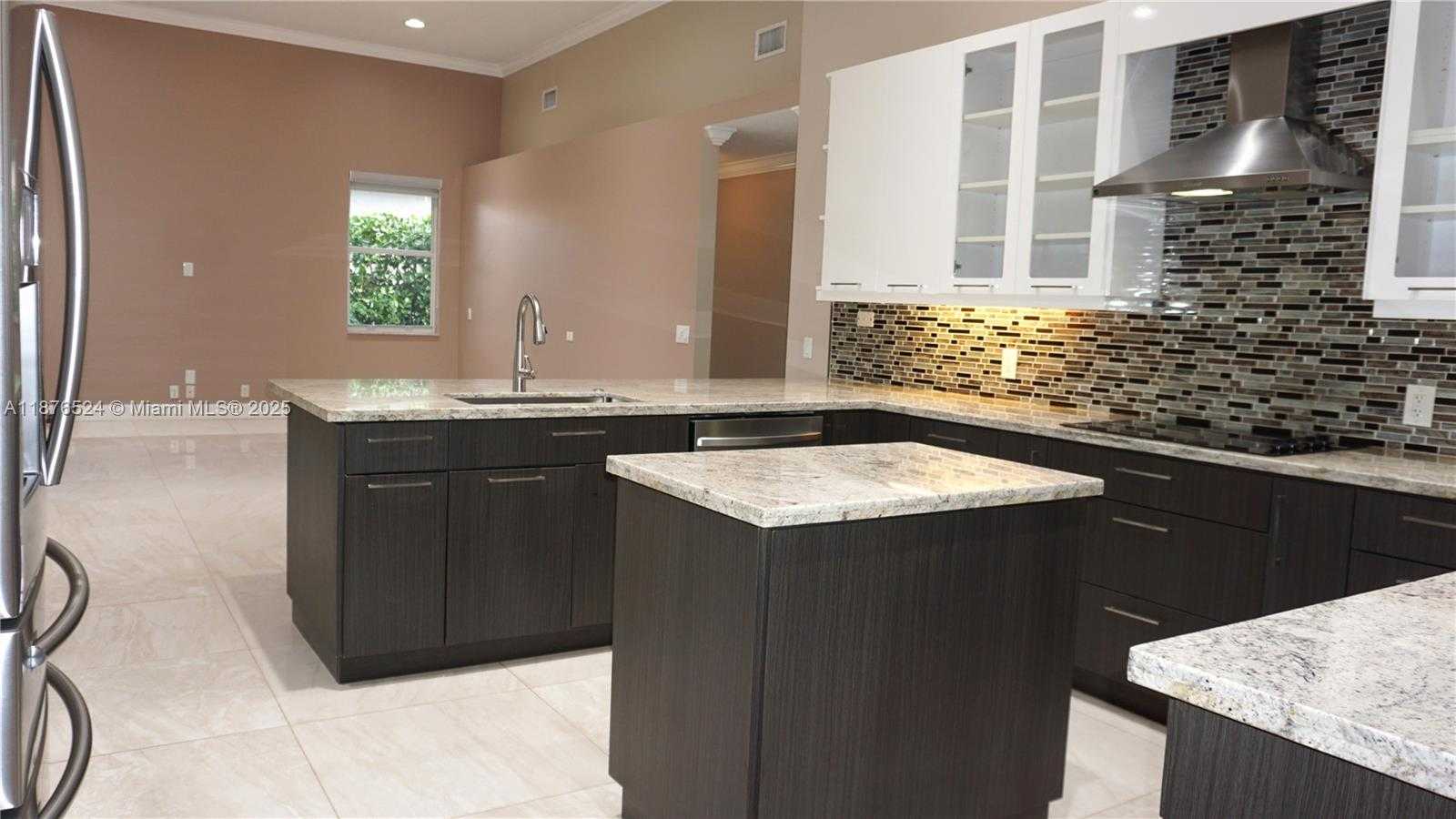 Small Image of 2524 EAGLE RUN CT, Weston Number 6