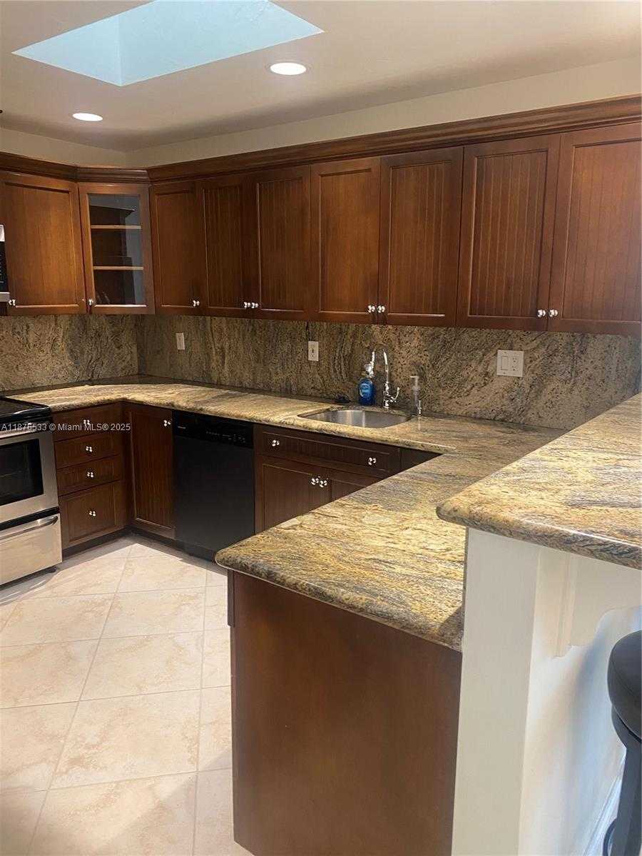 Small Image of 8108 SOUTH WEST 81ST PL, Miami Number 12