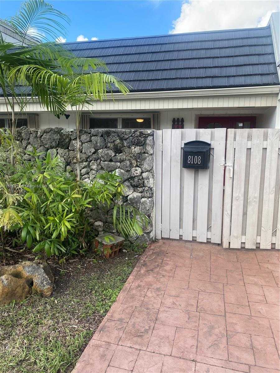 Small Image of 8108 SOUTH WEST 81ST PL, Miami Number 2