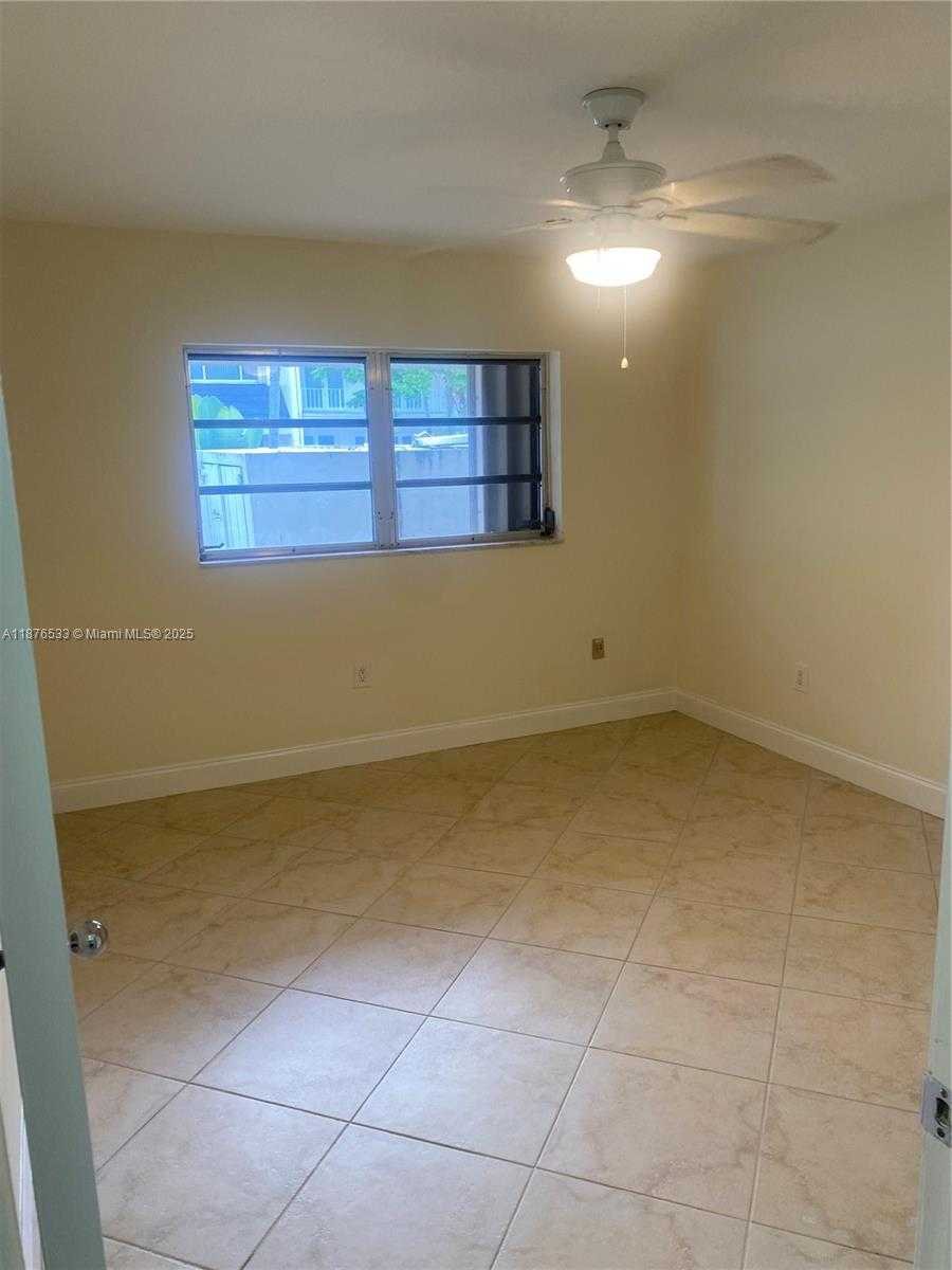 Small Image of 8108 SOUTH WEST 81ST PL, Miami Number 24