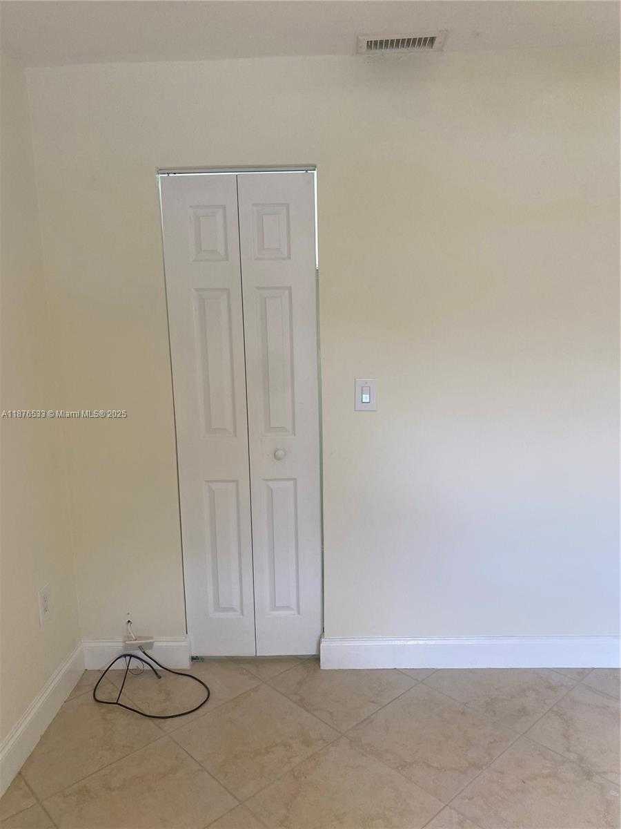 Small Image of 8108 SOUTH WEST 81ST PL, Miami Number 25
