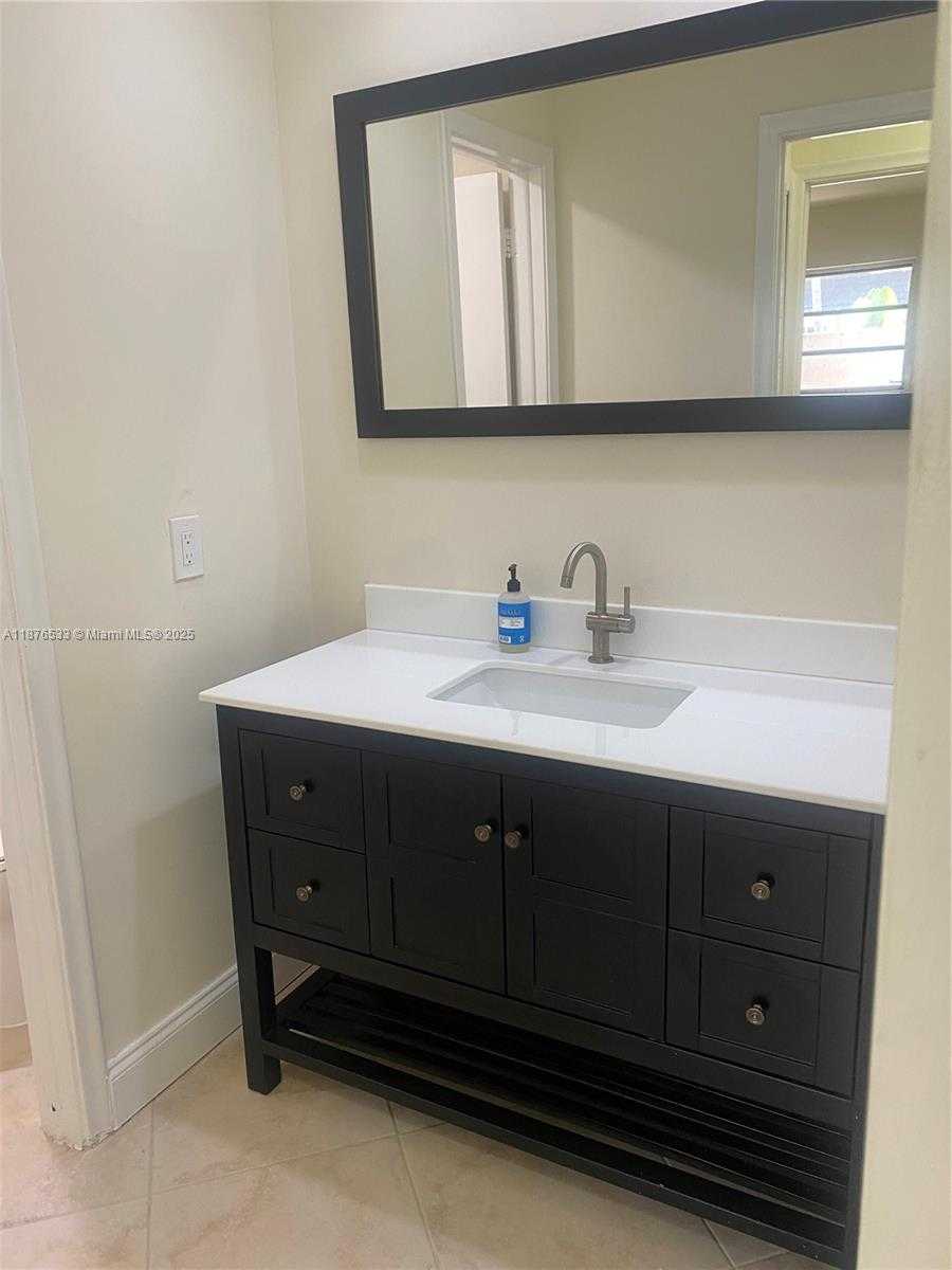 Small Image of 8108 SOUTH WEST 81ST PL, Miami Number 26