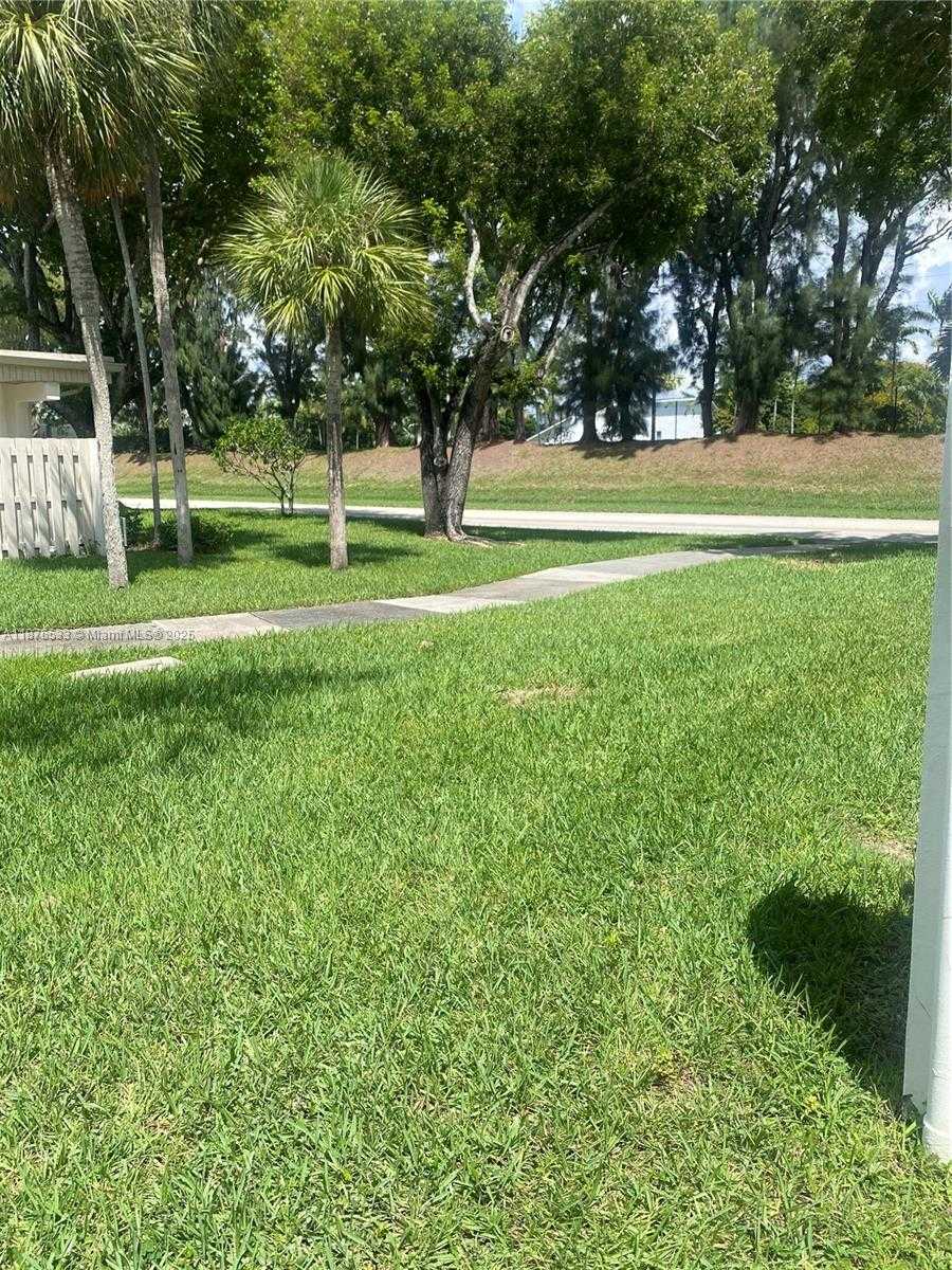 Small Image of 8108 SOUTH WEST 81ST PL, Miami Number 45