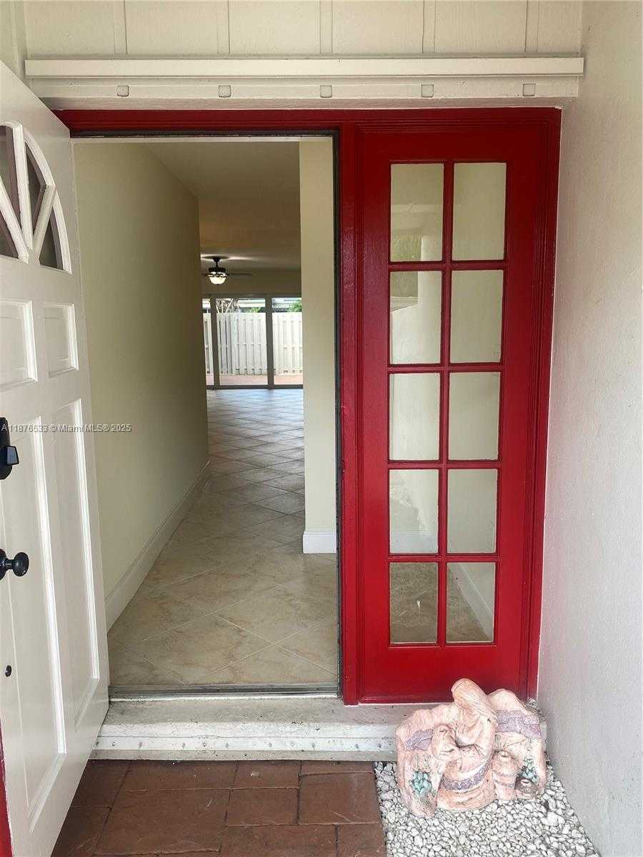 Small Image of 8108 SOUTH WEST 81ST PL, Miami Number 6
