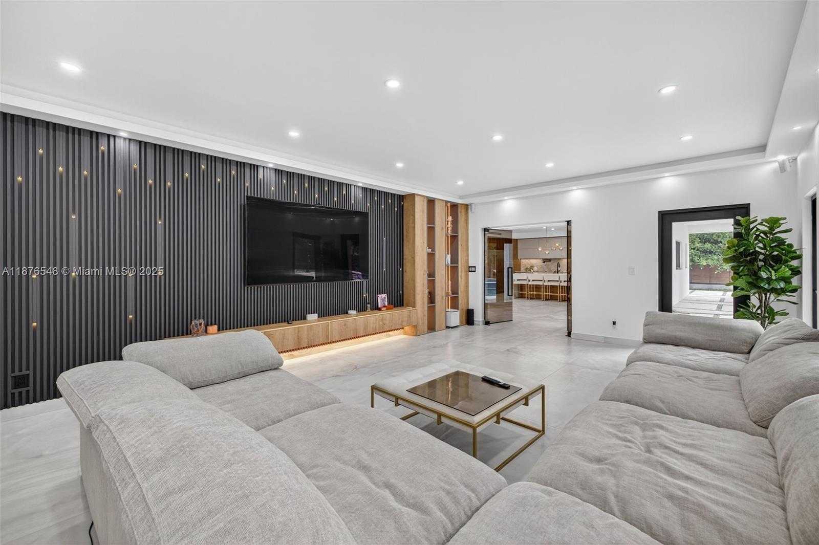 Small Image of 3000 RIVERLAND RD, Fort Lauderdale Number 11